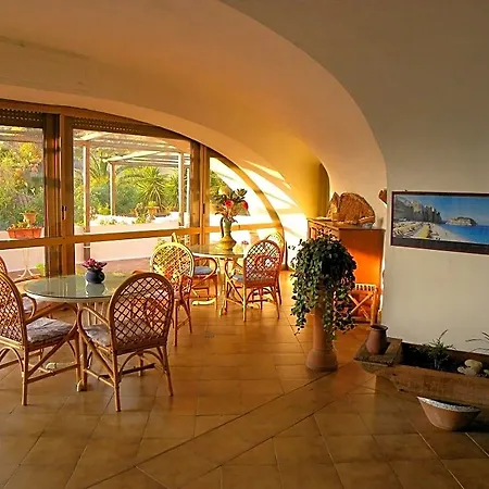 Отель Le Roccette San Leonardo Тропея